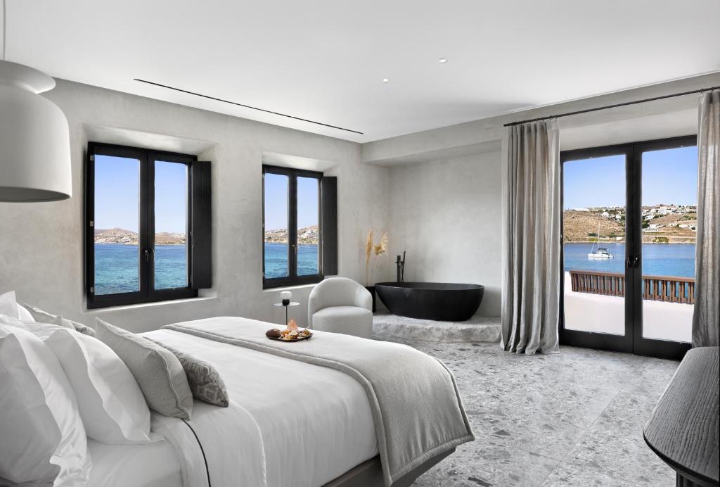 aeonic-suites-and-spa-private-pool-hotels-greece-1 Aeonic Suites and Spa room