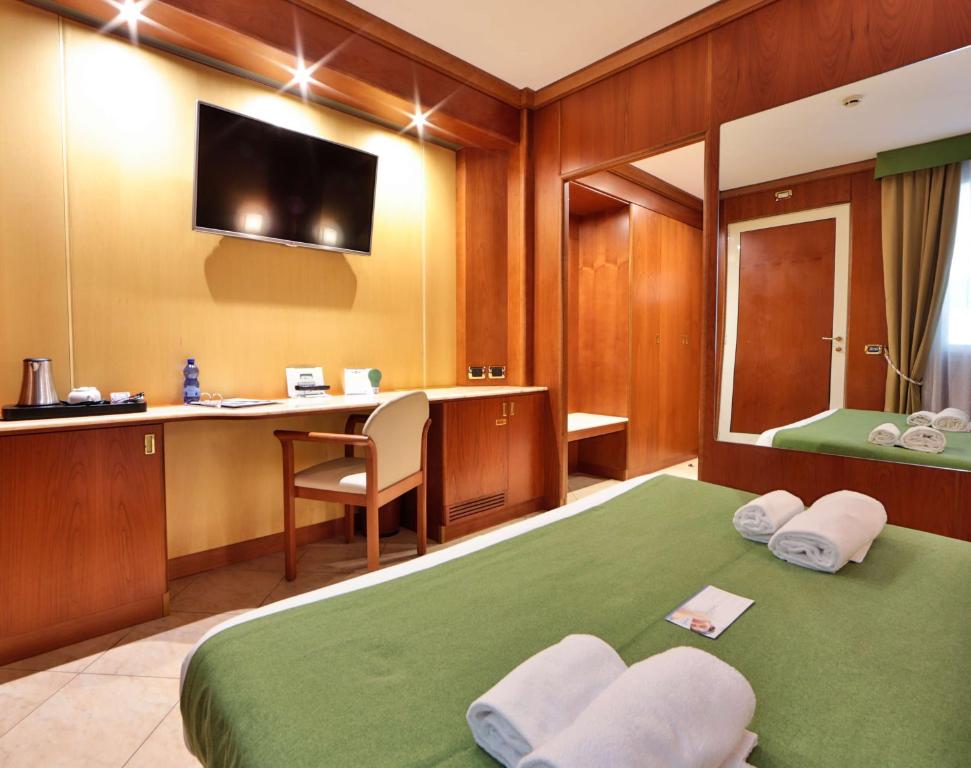 best-western-hotel-anthurium-private-pool-hotels-italy-7 Best Western Hotel Anthurium spa