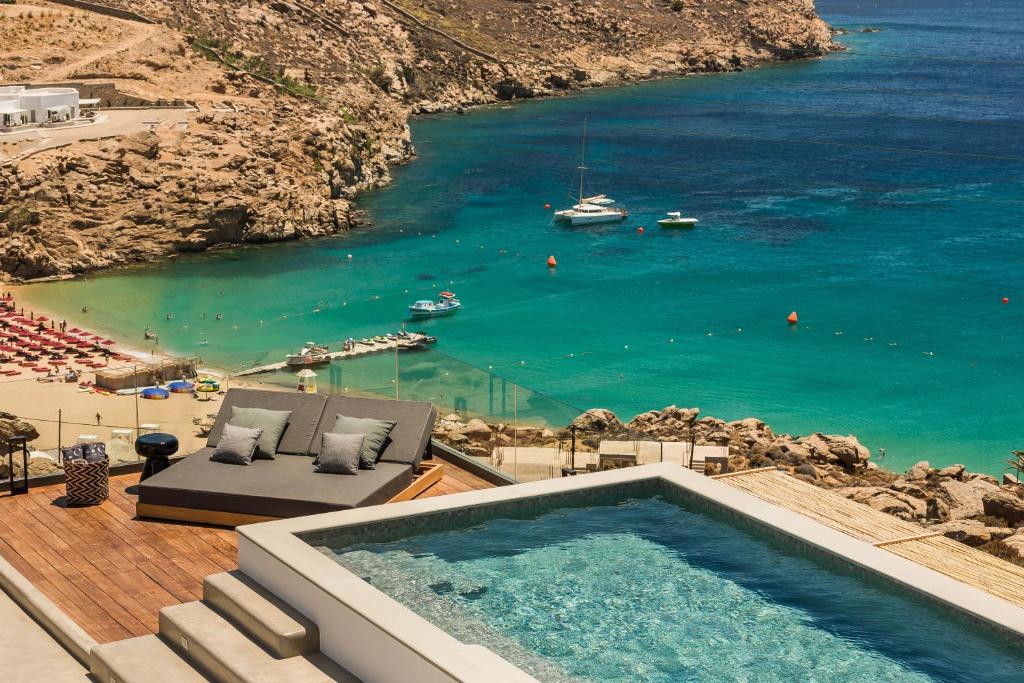 lyo-boutique-hotel-mykonos-private-pool-hotels-greece-6 Lyo Boutique Hotel Mykonos pool 2