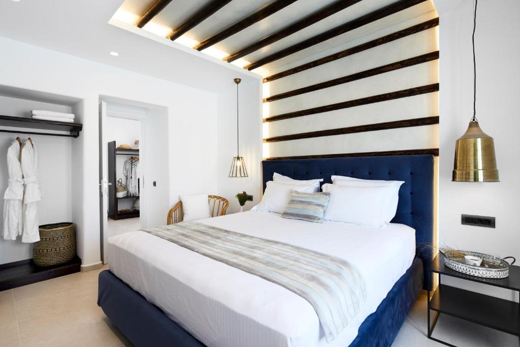 phos-the-boutique-private-pool-hotels-greece-7 Phos The Boutique indoor room