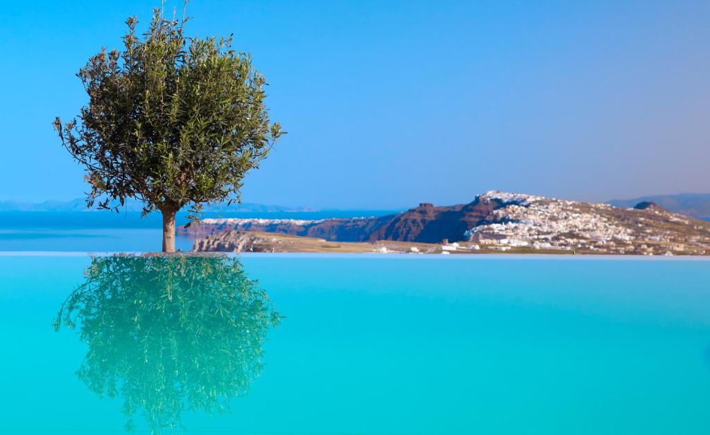 voreina-gallery-suites-private-pool-hotels-greece-1