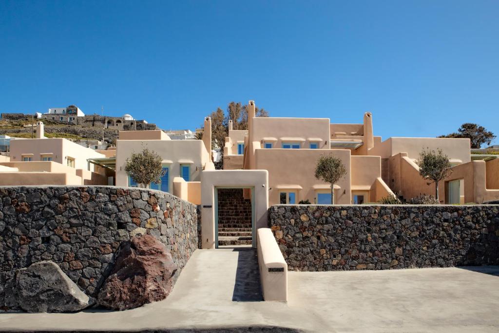 voreina-gallery-suites-private-pool-hotels-greece-4 Voreina Gallery Suites building