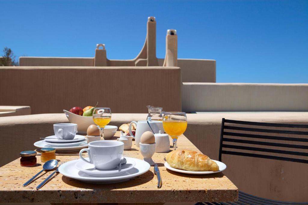 voreina-gallery-suites-private-pool-hotels-greece-5 Voreina Gallery Suites food
