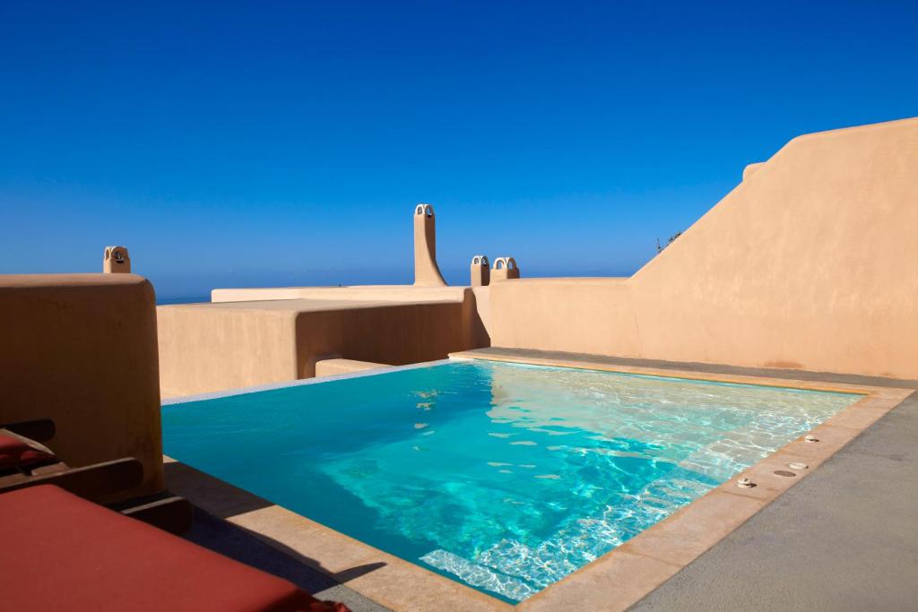 voreina-gallery-suites-private-pool-hotels-greece-7 Voreina Gallery Suites pool